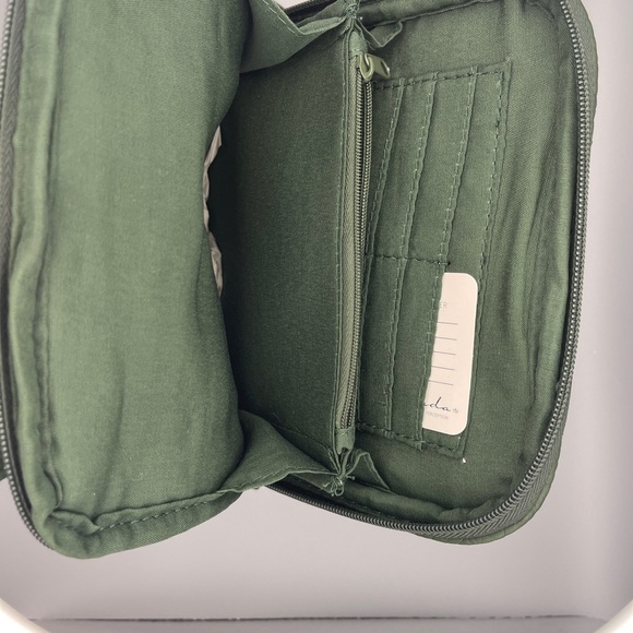 Strada Crossbody Bag Green Compartments Organized Pockets SummerTravel Purse - Picture 3 of 8